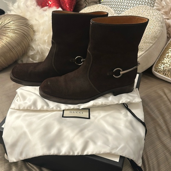 100%Authentic Gucci distressed, suede, chocolate brown size 39 1/2 slip on boots - Picture 1 of 10